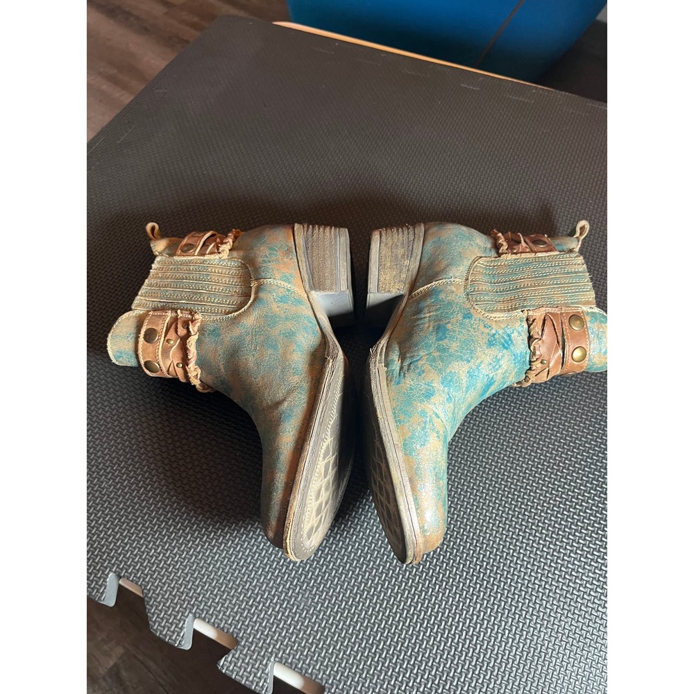 Distressed Corral Turquoise Metallic Western Studded Boots 8.5 pull-on - Picture 3 of 8